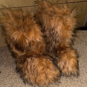 SHEIN Brown Faux Fur Slippers